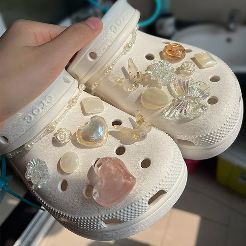 Xiaohongshu style hole shoe accessory shoe flower shoe buckle DIY detachable decorative buckle clip accessory cross accessory