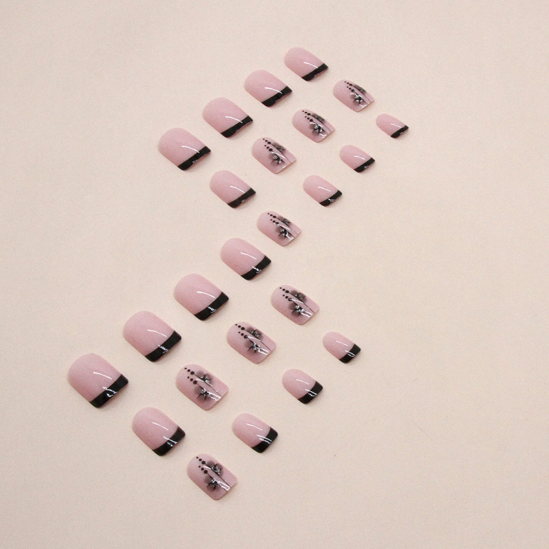 Short sweet and cool French flowing petal art with spicy girl Instagram style fake nails, finished nail pieces_voghion.com