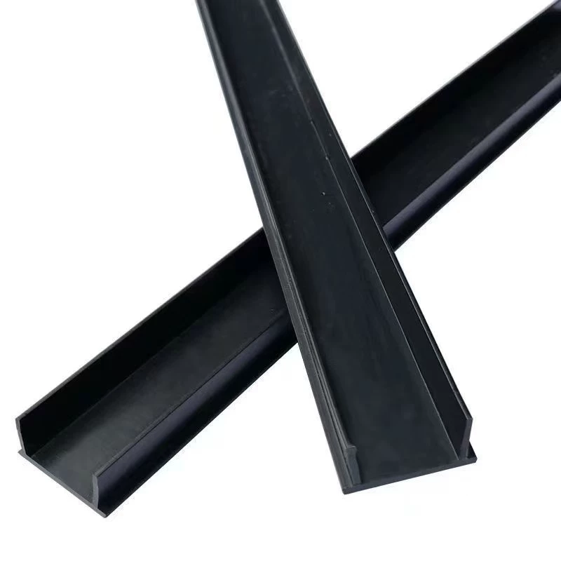 Пластиковые U-образные профили, дренажные ленты, разделительные полосы, ПВХ-ленты, строительные материалы, покраска наружных стен, герметизация швов, гидроизоляция и предотвращение трещин.