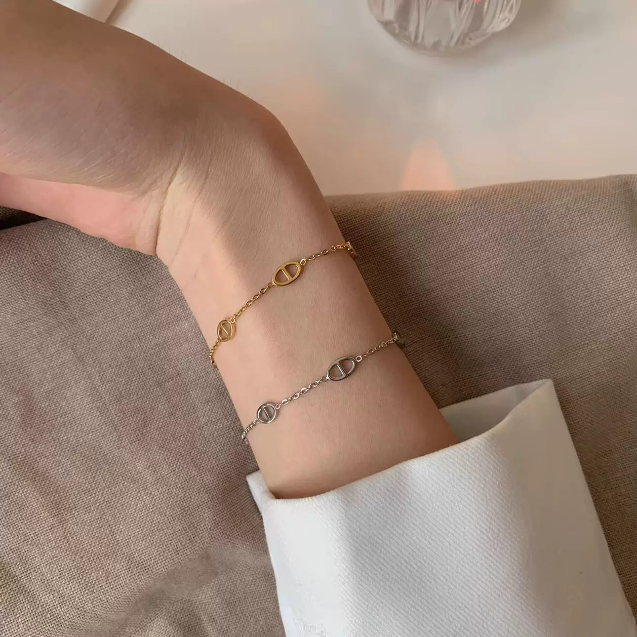 French Entry Luxury Titanium Steel Pig Nose Bracelet Women's Ins Cold Style Niche High-end All-match Chic Bracelet for Girlfriends