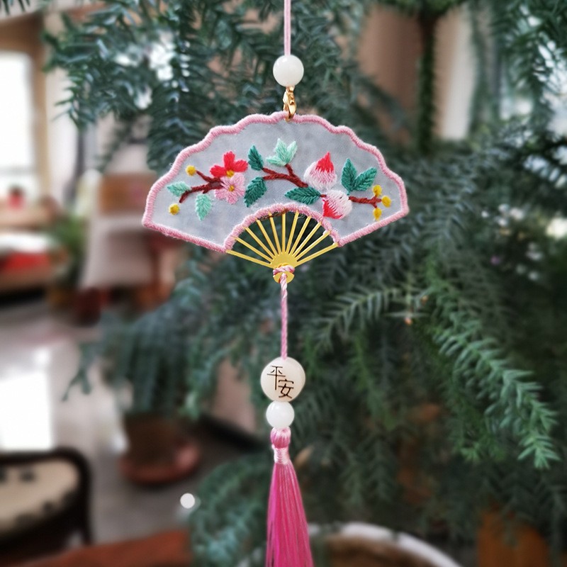 Hilo transparente hecho a mano colgante de doble cara bordado DIY paquete de material bolsita Lu Bordado estilo antiguo bolsita de punto de cruz adornos de coches