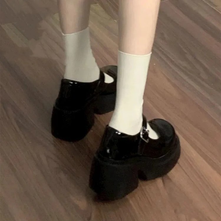 Dulce y fresco viento jk zapatos de cuero pequeño mujer todo-fósforo 2025 primavera nuevo estilo de tacón grueso estilo universitario pequeño tacón alto zapatos Mary Jane