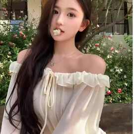 纯欲风一字肩春季褶皱连衣裙女早春新款荷叶边修身显瘦包臀短裙