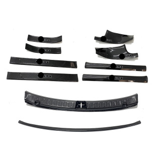 �m���21-24����˹��model y�T���l���bӭ�e̤��������o��β�T