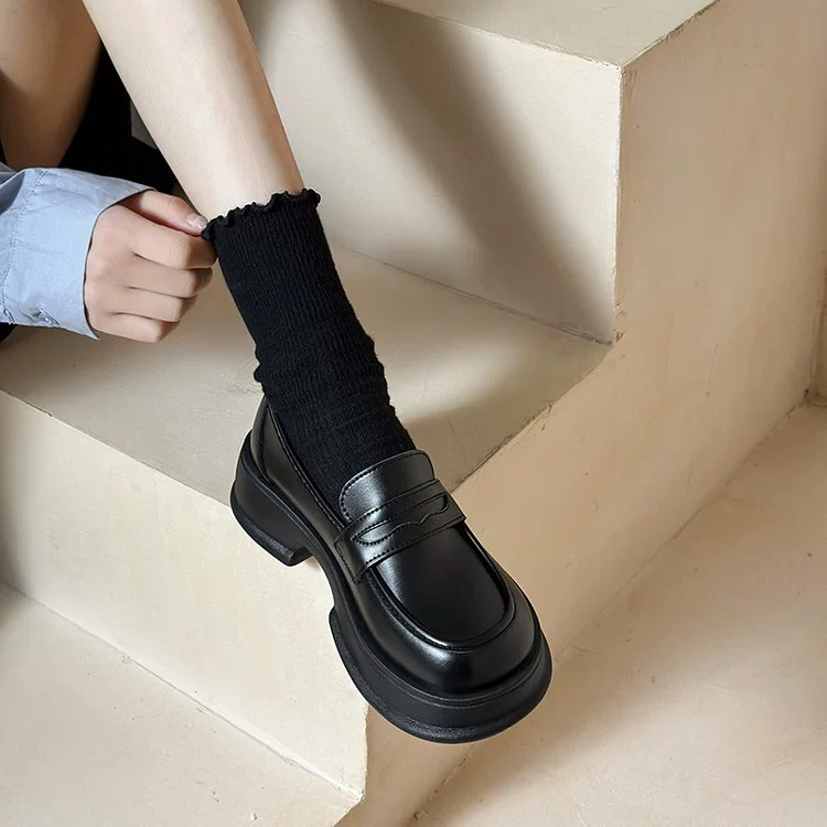 Маленькие кожаные туфли для женщин, обувь в британском стиле, новинка 2024, летние лоферы на плоской подошве в стиле ретро, черные женские туфли без шнуровки