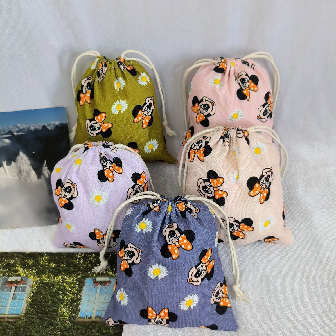 实拍新款灯芯绒抽绳束口袋首饰口红收纳袋卡通可爱布袋伴手礼