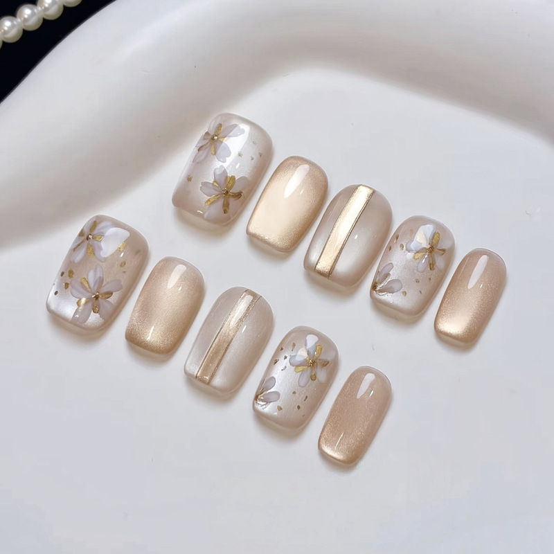 Nude Apricot Color Manicure with Gold Flower Cat-Eye Design, High-End Pre-Made Nails, Removable, Brightening Effect, False Nails with Size Variations Nude Apricot Color Manicure with Gold Flower Cat-Eye Design, High-End Pre-Made Nails, Removable, Brightening Effect, False Nails with Size Variations