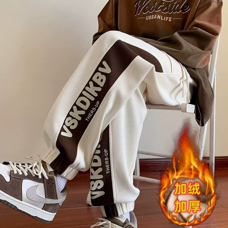 Модные молодежные спортивные брюки в стиле гонконгского стиля брюки мужские осень-зима новые бархатные толстые повседневные брюки мужские свободные ножки