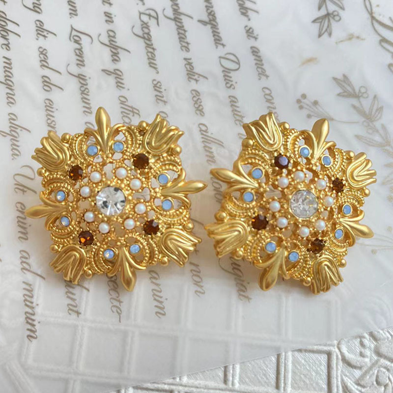 Street Occasion Alloy Material Vintage Style Rhombus Alloy Gold Plated Zircon Women's Ear Studs 1 Pair