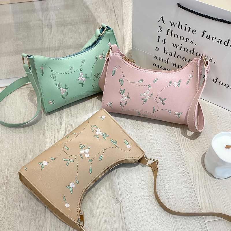 Bolso de brazo bordado bolso de verano 2022 nuevo nicho de diseño universal bolso de hombro bolso de mujer bolso al por mayor