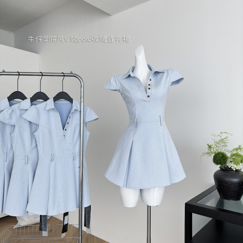 Oakmo"Summer Cicadas" Denim College Style V-Neck Polo Waist-Cinching Dress A-Line Waist-Cinching Short Skirt Oakmo"Summer Cicadas" Denim College Style V-Neck Polo Waist-Cinching Dress A-Line Waist-Cinching Short Skirt