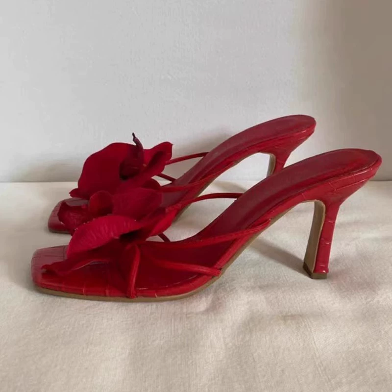 Женские летние босоножки на высоком каблуке с цветочным декором, модные пляжные туфли для путешествий интернет-знаменитостей 2025 года, Европа и США