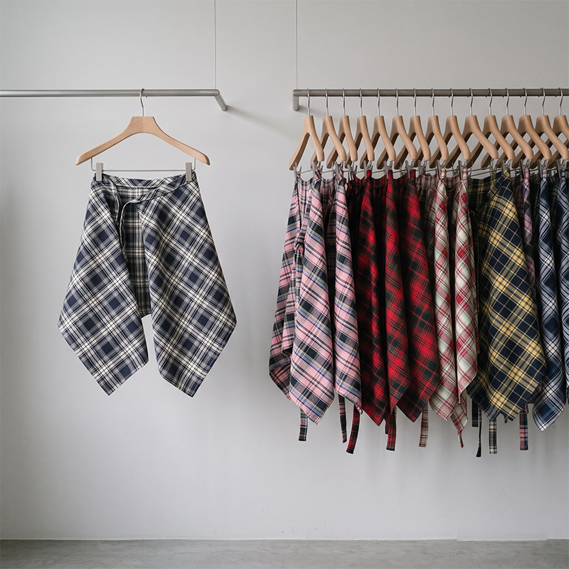 This Year's Trendy Colorful Yellow Plaid Butt-Covering Skirt for Women, One-Piece Tie-Up Yellow Plaid Body-Shaping Magic Skirt for Men, Hem for Men's Shirts