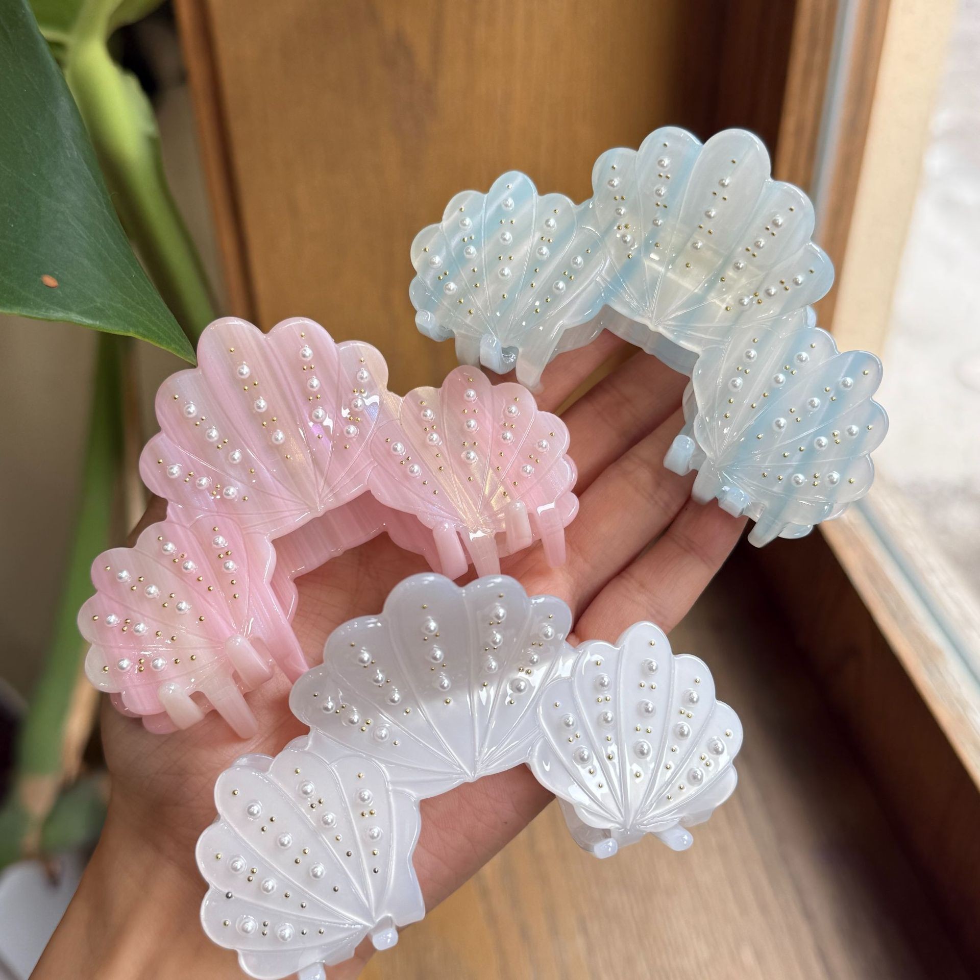 66g Weight Hair Claws Hair Accessories Type Vacation Sweet Women's Shell Acetic Acid Sheets Pearl Hair Claws
