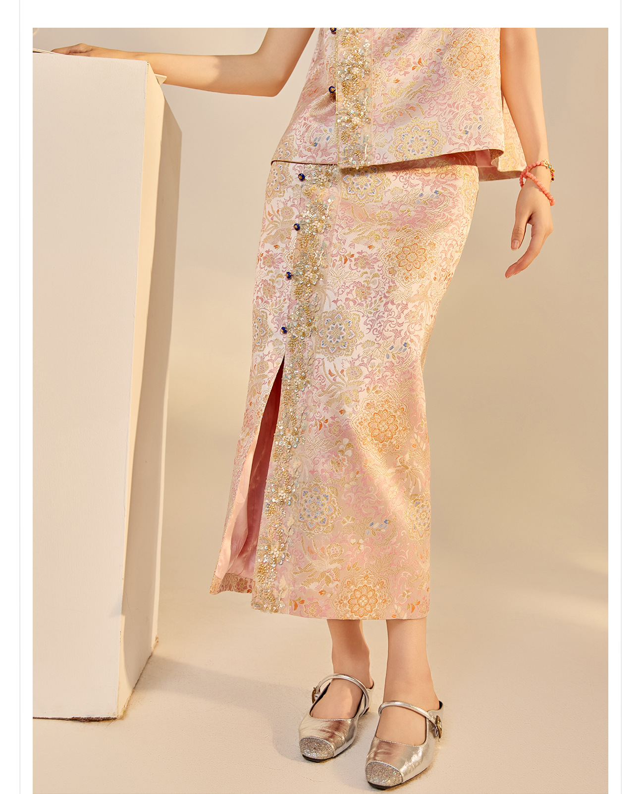 Bộ áo gile và chân váy chẻ cao phong cách Trung Hoa đính cườm thêu sequin mùa thu — nửa váy, Trang chủ chi tiết 15