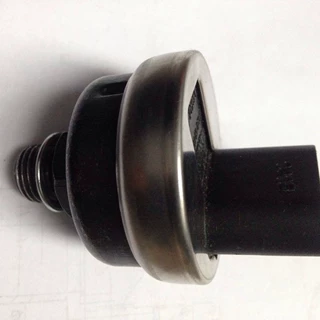 依维柯机油压力传感器99484667 5001018865 504084761 98492361