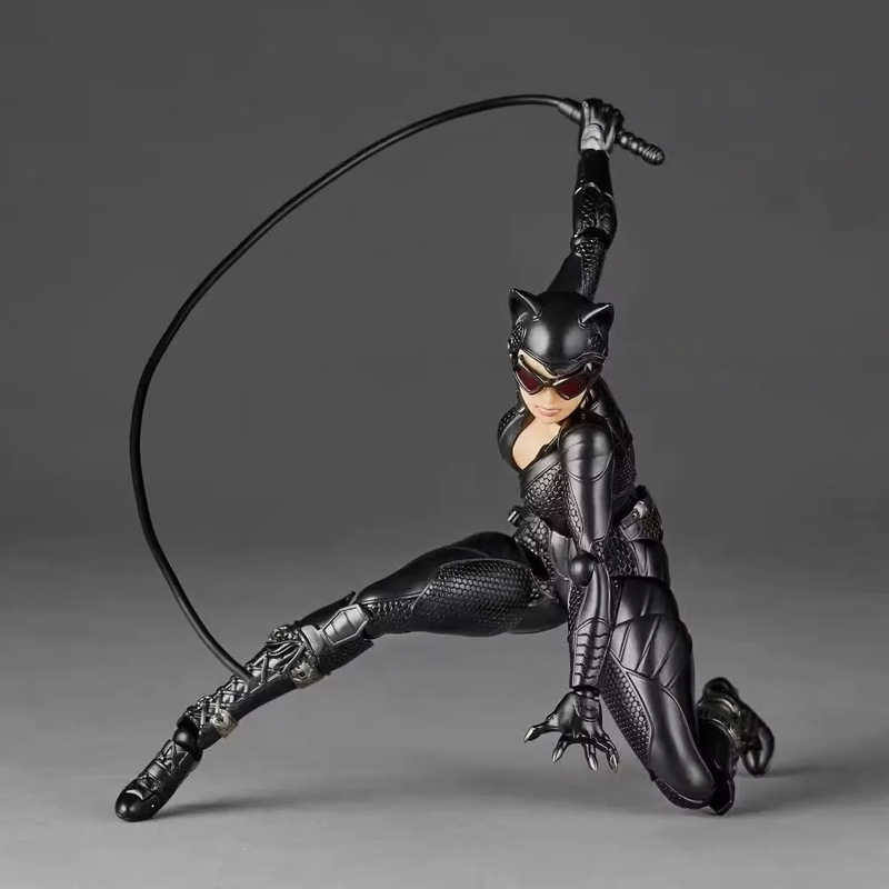 映画周辺 サプライズ山口 バットマン ブラックキャットウーマン 可動顔置物モデル 箱入りフィギュア|undefined