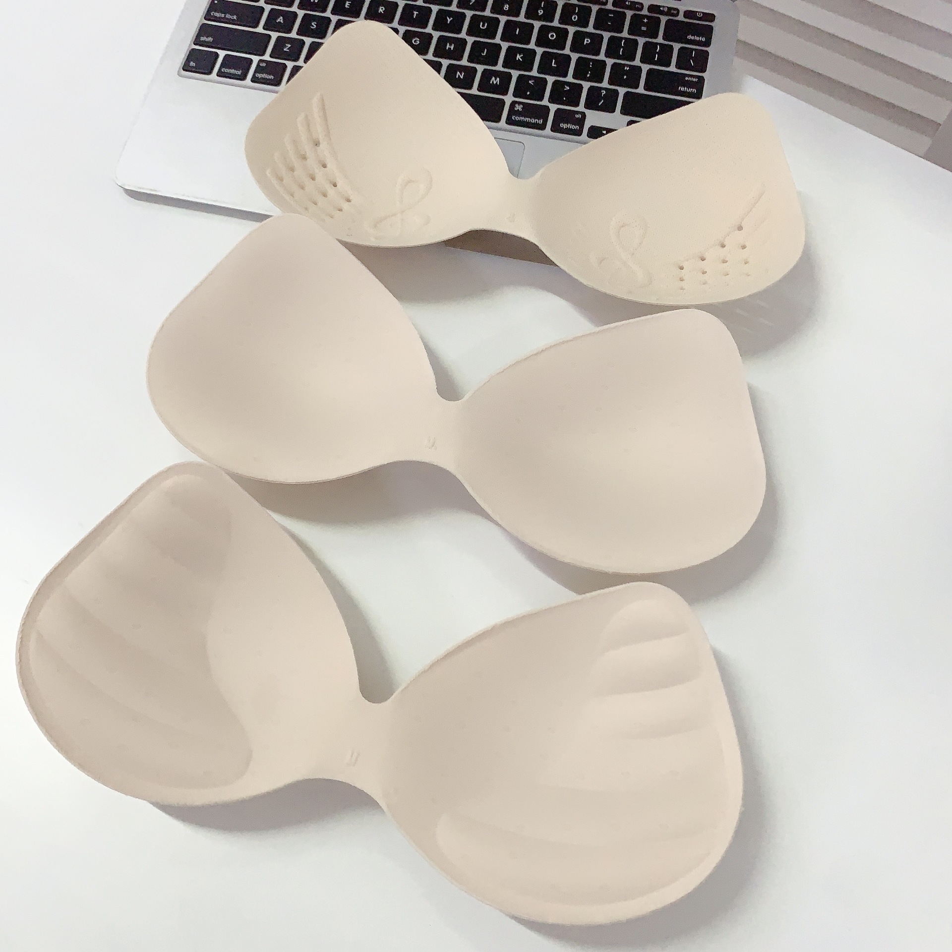 Superior Seamless Bra Pads, Ultra-Thin Breathable with Hollow Thick Pads, One-Piece Integrated Cup Nipple Pastel Latex Cotton for Women