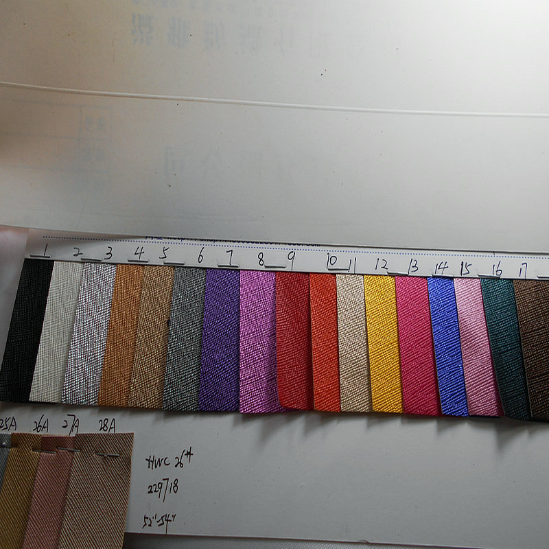 珠光十字纹人造革 金属贴膜压纹十字纹皮革包装箱包装饰PVC面料