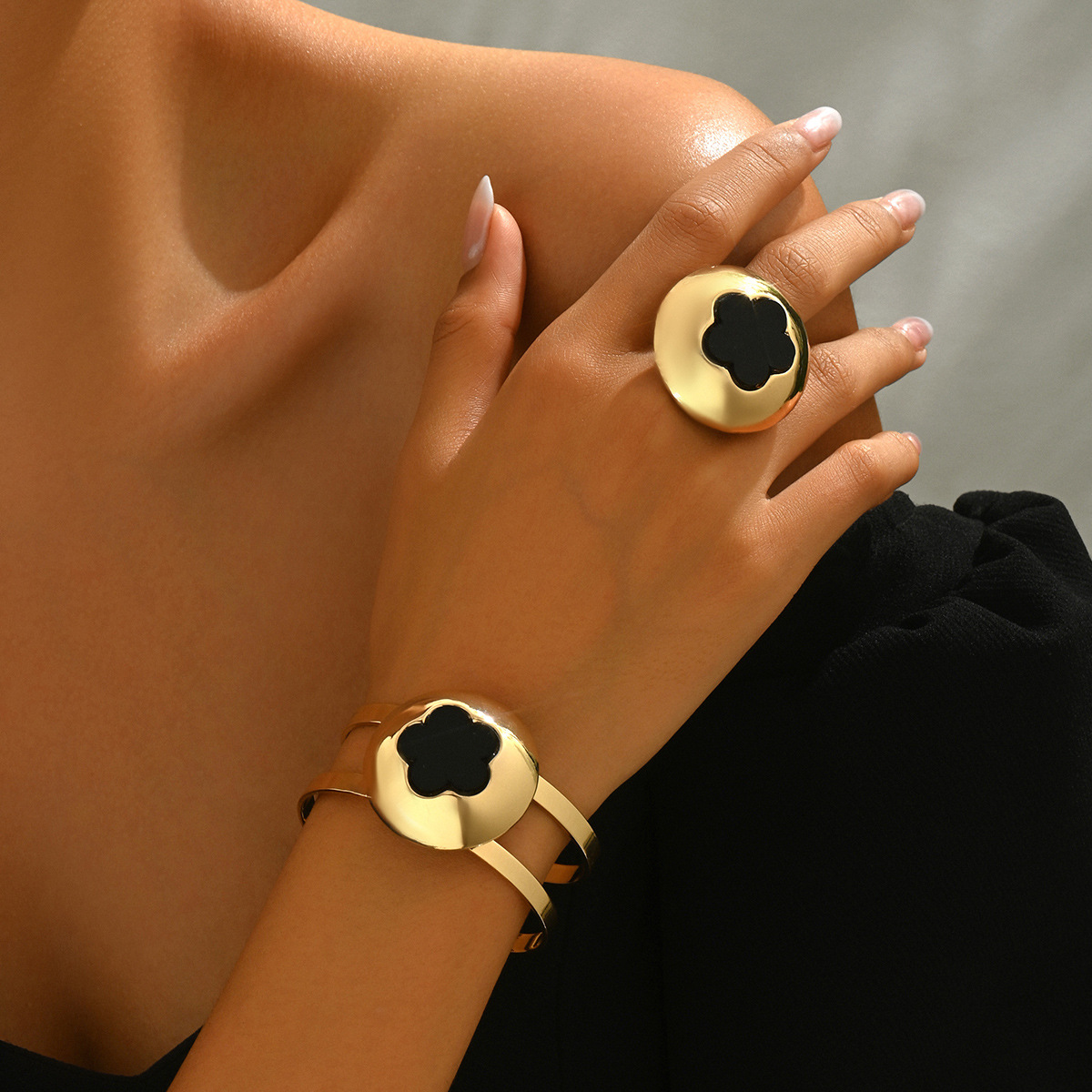 Plum Blossom Inlay Design High-grade Sense Bracelet Ring Simple European And American Women's Ring Bracelet Set Niche Gift For Girlfriend_voghion.com