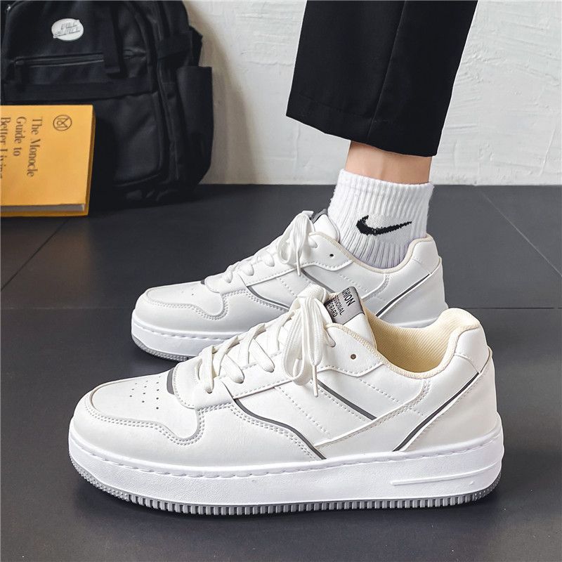 Zapatos blancos pequeños de invierno para hombres ventilados tendencia de zapatos blancos de alta calidad zapatos de skate blancos deportivos casuales zapatos de hombre invierno
