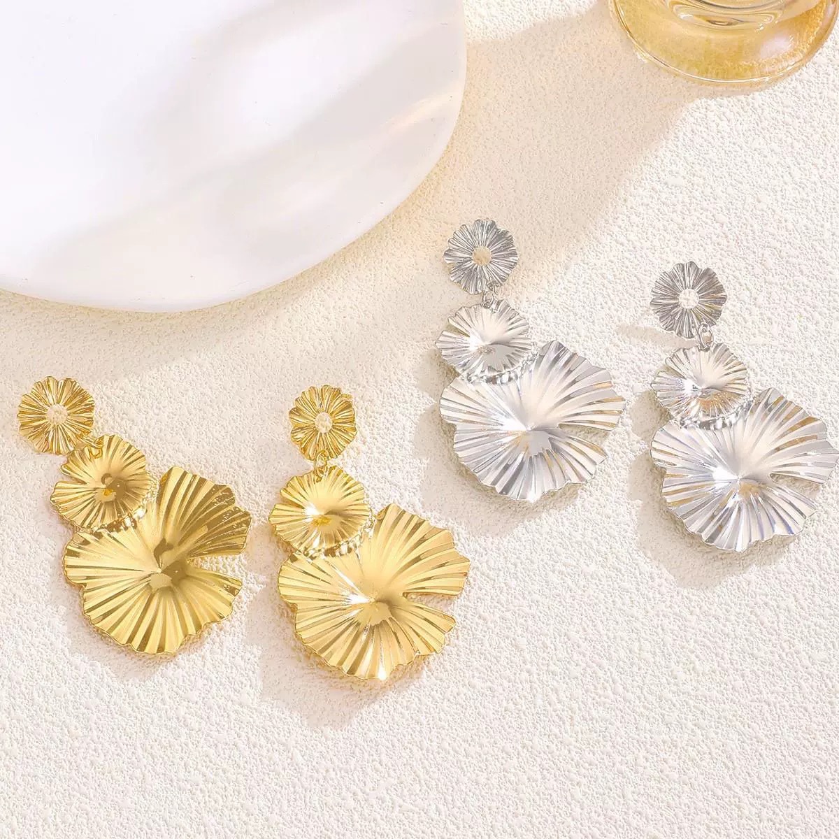 exaggerated leaf flower earrings for women retro fashion long alloy flower earrings earrings_voghion.com