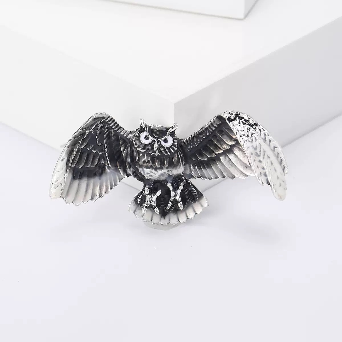 New European and American Style Retro Enamel Owl Brooch, Eco-Friendly Alloy Lapel Pin, Suit Accessory
