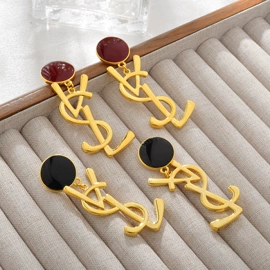 耳钉;耳扣;耳环