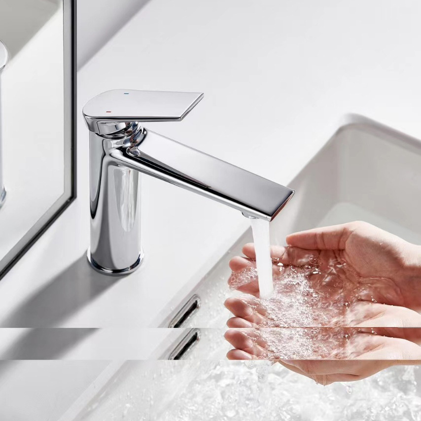 Americano cascada agua plana Cuenca del grifo de cobre alto estándar galvanoplastia/oro cepillado baño caliente y fría hogar comercio exterior