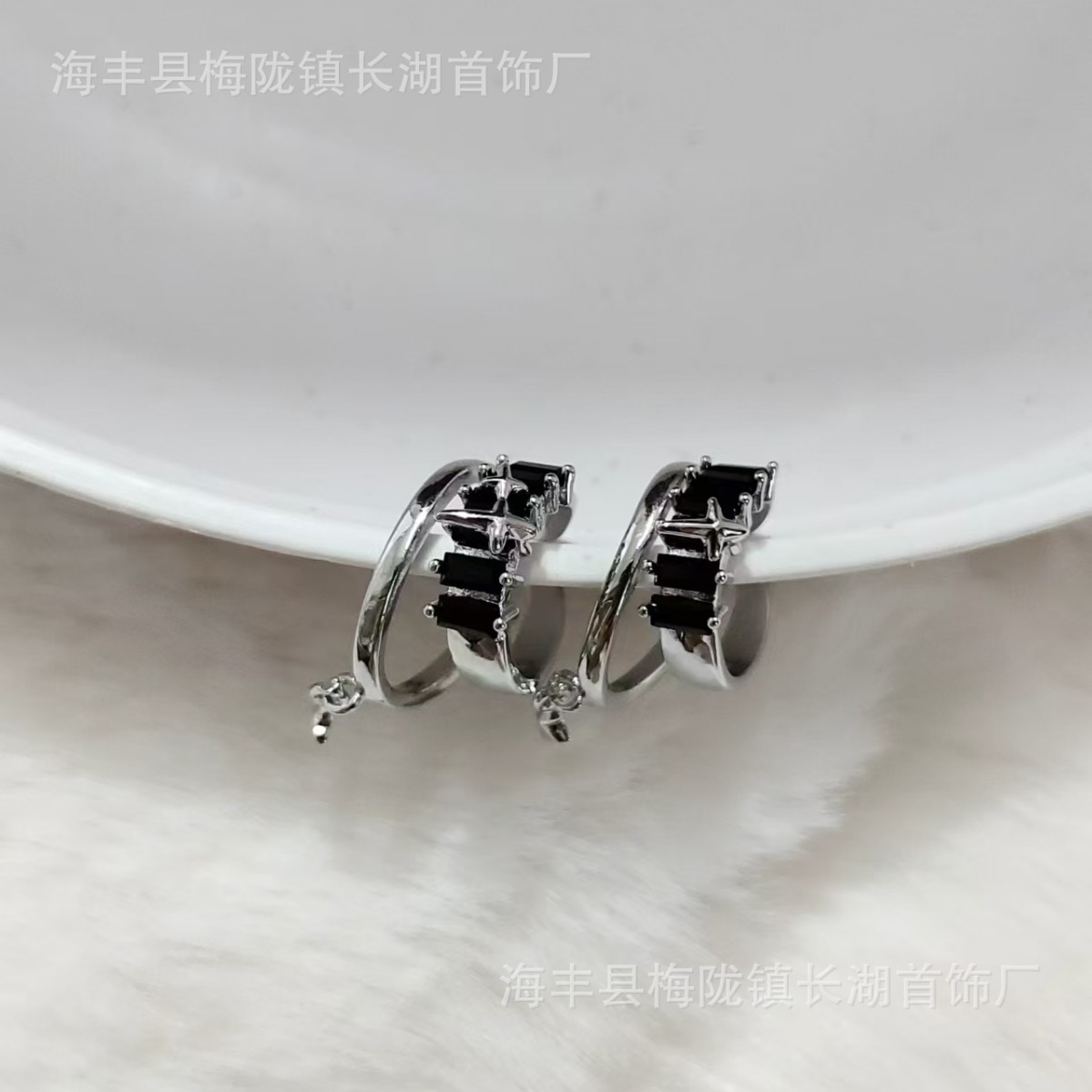 Knock a! Sweet Cool Style Black Zirconium Mango Star Ear Clip No Ear Holes Women's New Ear Clip Niche Ear Accessories Trendy Men's Accessories