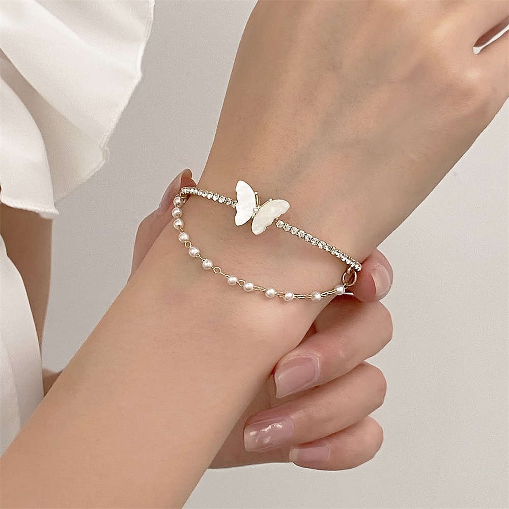 Leichtes Luxus-Armband aus zweilagigem Perlmutt mit Schmetterlingsmotiv für Damen, Ins Niche Offenes Perlenarmband mit individueller Note_voghion.com