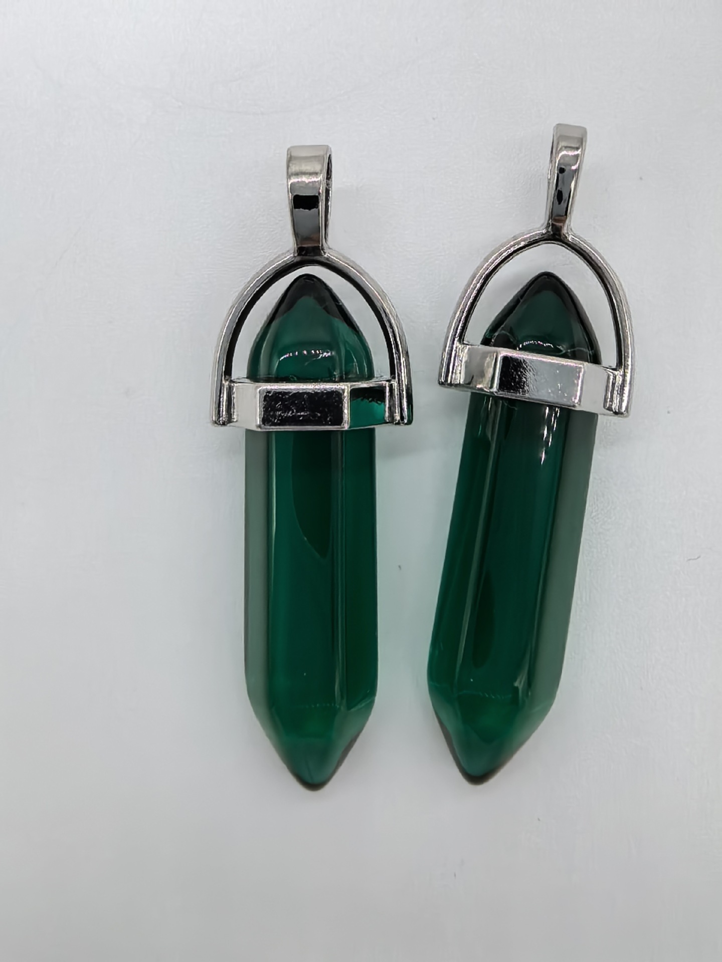 Transfronterizo Amazon colgante hexagonal de cristal sintético bala punta pendulante collar de cristal joyería colgante gemas