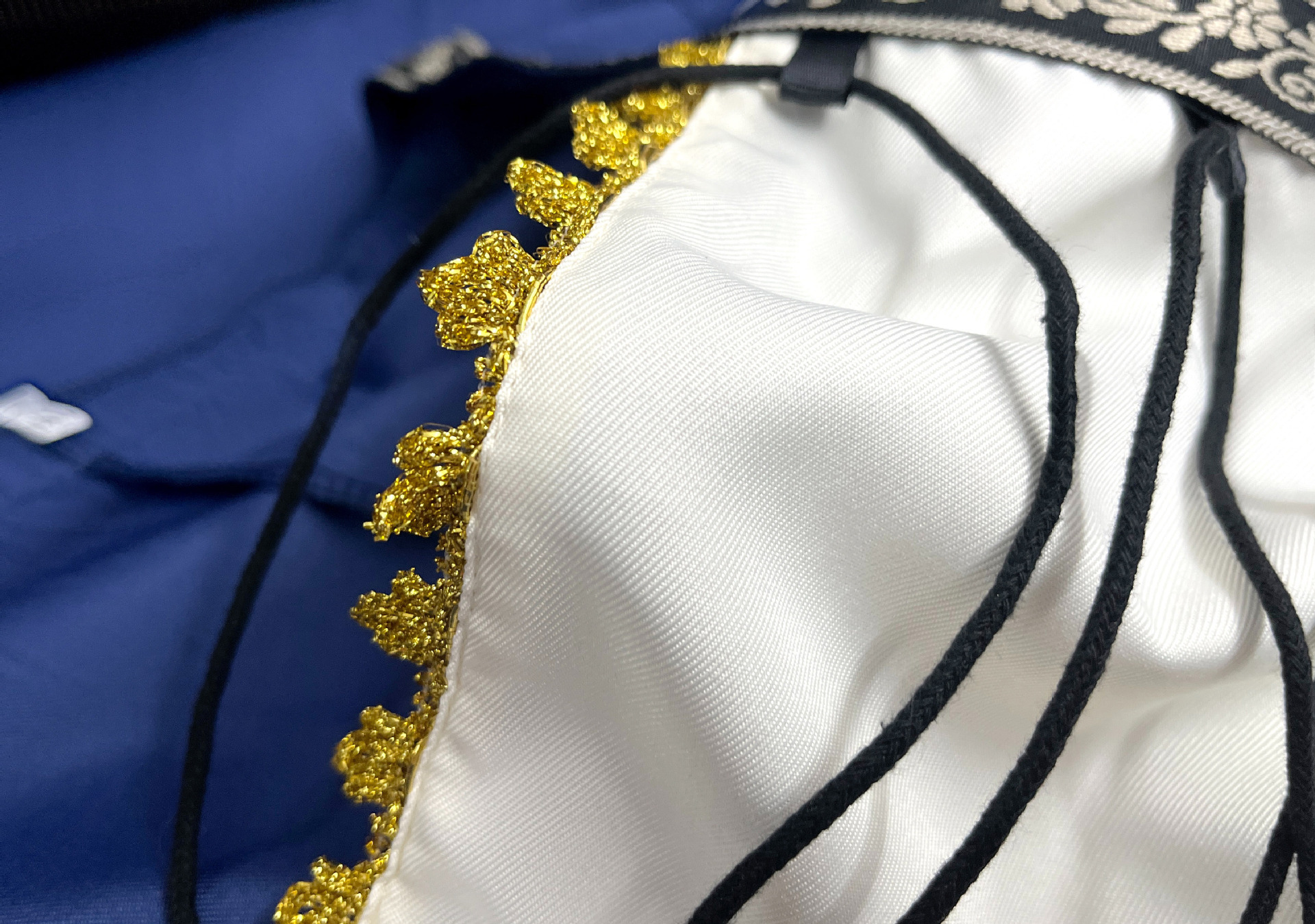 Robe longue de style européen et américain 2025, col carré, manches évasées, style gothique rétro, vêtements pour femmes, robe de cour médiévale_voghion.com