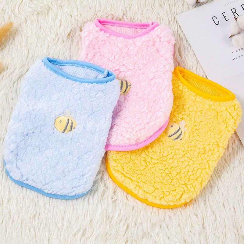 Осенняя и зимняя теплая собачья одежда маленькая пчела новая маленькая собачка маленькая собачка кошка маленькая собачка домашняя одежда оптом