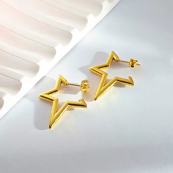 European and American Exaggerated Five-Pointed Star Earrings for Women, Titanium Steel Personalized Earrings, Stainless Steel Asymmetrical Design, Light Luxury Trendy Cool Wholesale
