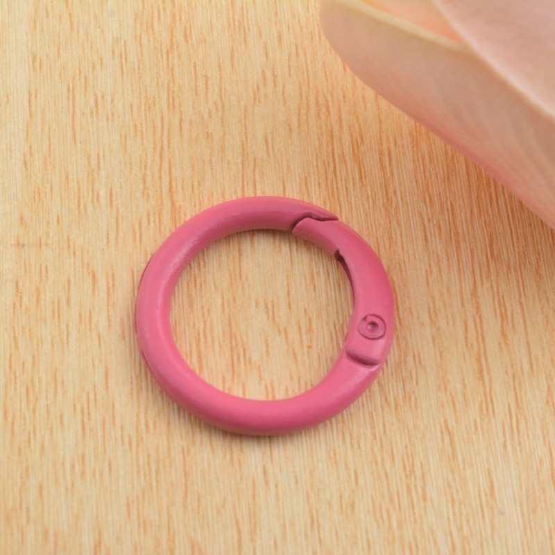 ホット販売 DIY ジュエリーアクセサリー 33 ミリメートルスプリングバックルスプリングコイル合金ペイントカラーカードリングキー材料卸売|undefined