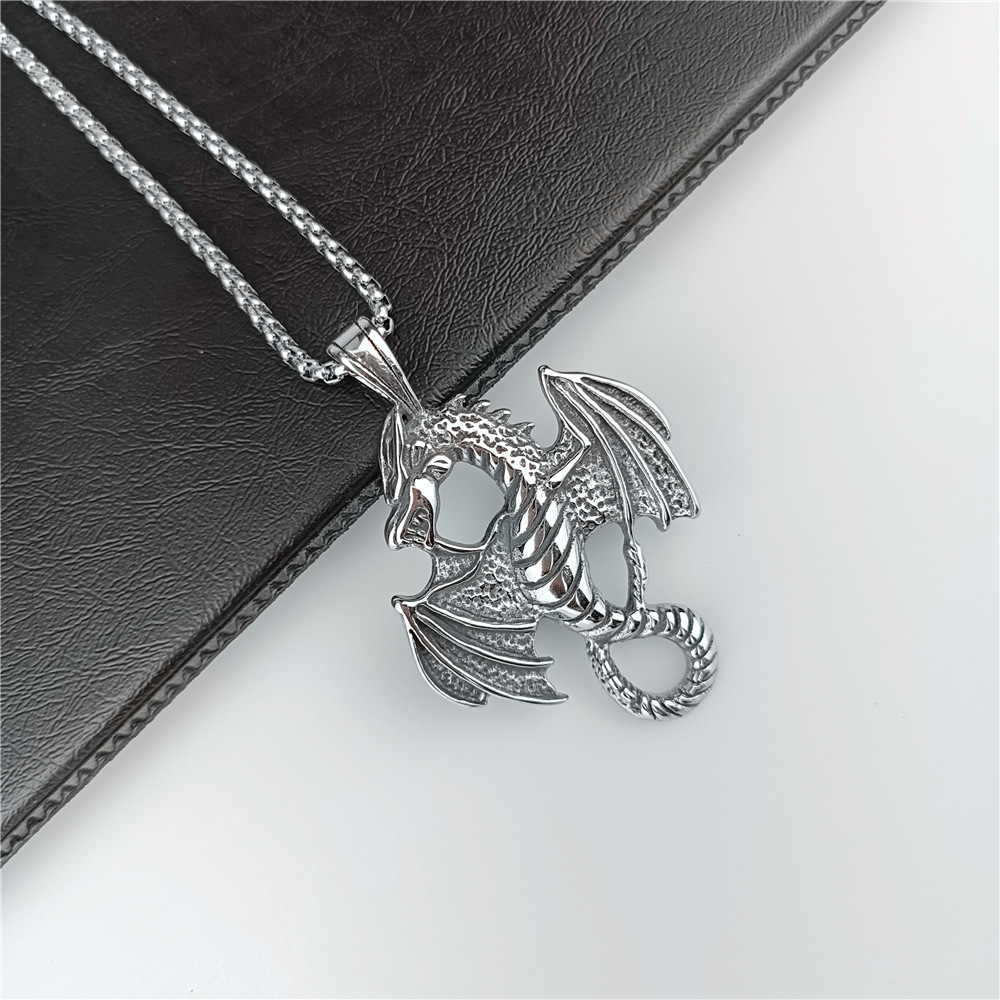 Eredità del Drago: Collana con ciondolo vintage da uomo, con perle quadrate in acciaio inossidabile, dio animale, drago_voghion.com