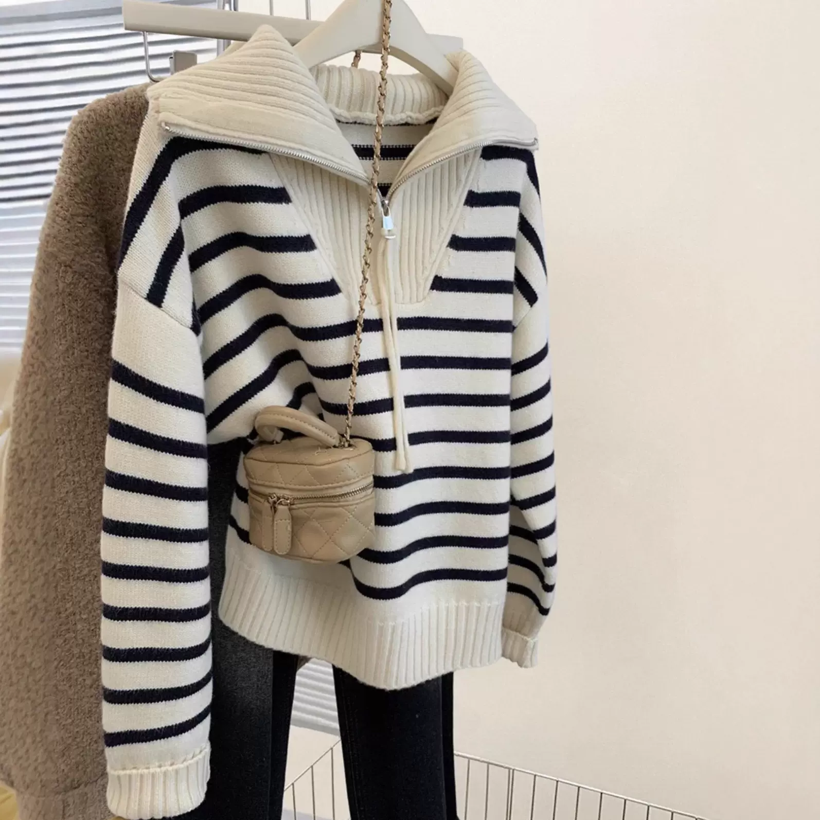 工厂定制条纹浣熊绒海军领半拉链针织毛衣女秋冬翻领厚款上衣早秋