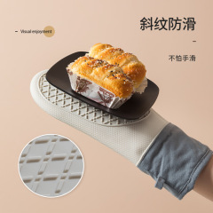 Silicone baking insulation gloves, thickened cotton double-layer gloves, calico two-finger gloves for microwave oven, wholesale