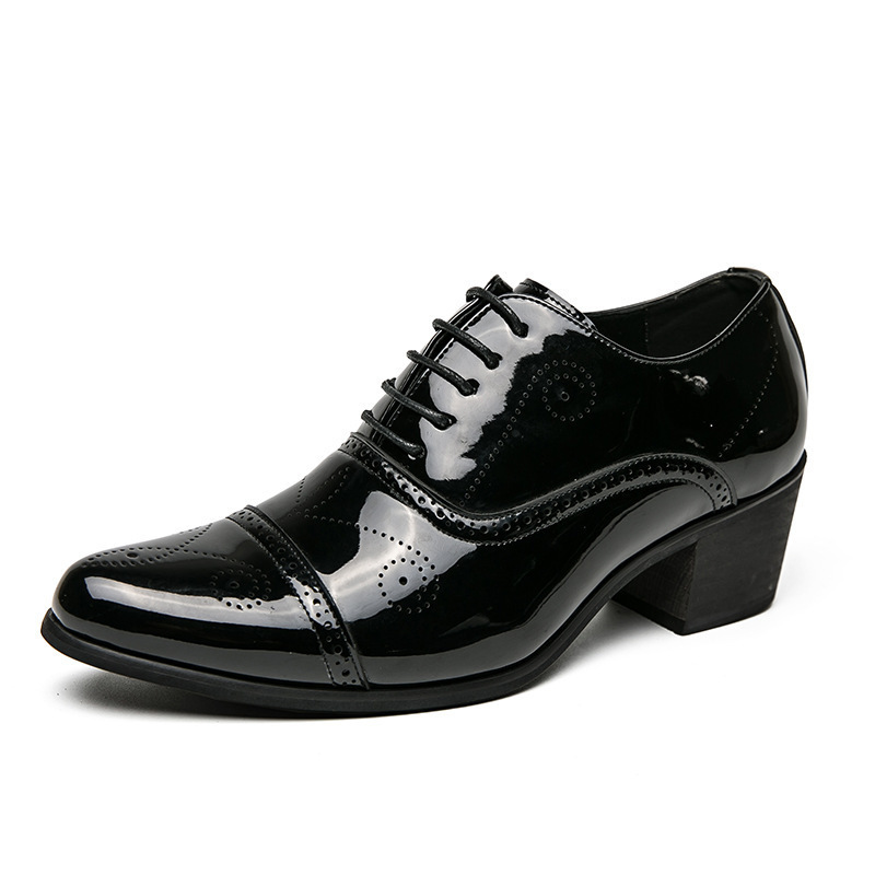 Zapatos de hombre de tacones altos de punta transfronterizos de tamaño grande estilo británico estilo de peinado maestro zapatos de cuero estilo europeo y americano casual zapatos de negocios