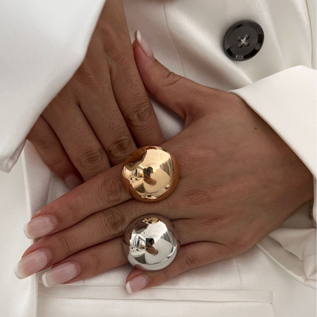 glossy ring