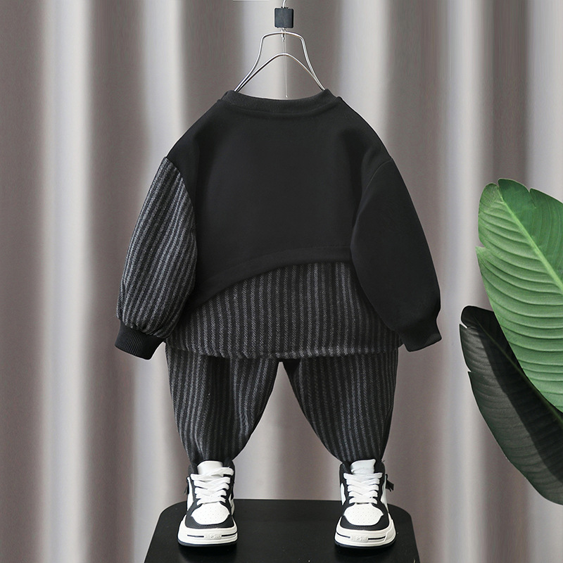 5855 Traje de otoño para niños 2025 Nuevo estilo Estilo occidental Ropa a rayas con costuras para bebés Traje de dos piezas de primavera y otoño para niños