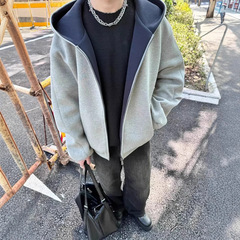 ダブルファスナーのカーディガンの男子学生は春秋の高級感があります。