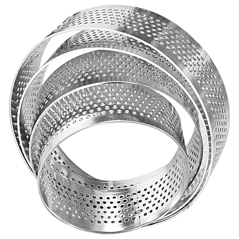 Punched baking tart ring