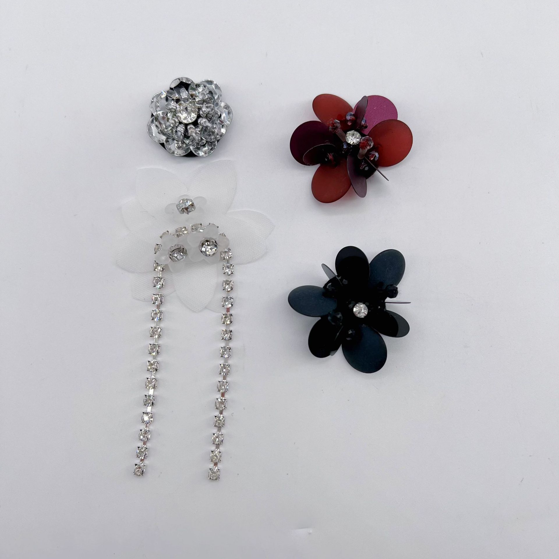 新款现货厂家供应钉珠时尚亮片花朵布贴服装包包辅料DIY