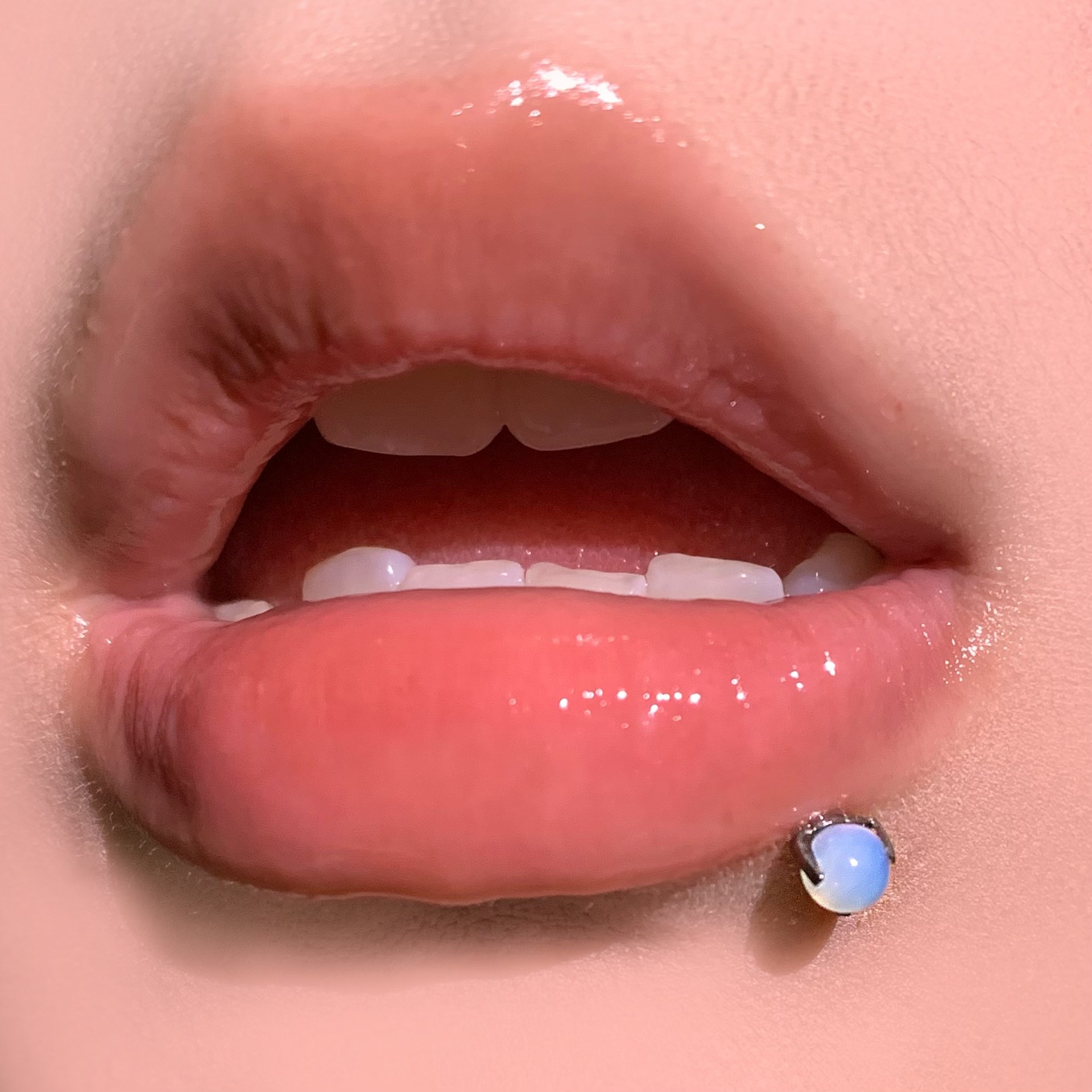 Pointed titanium steel lip stud product view