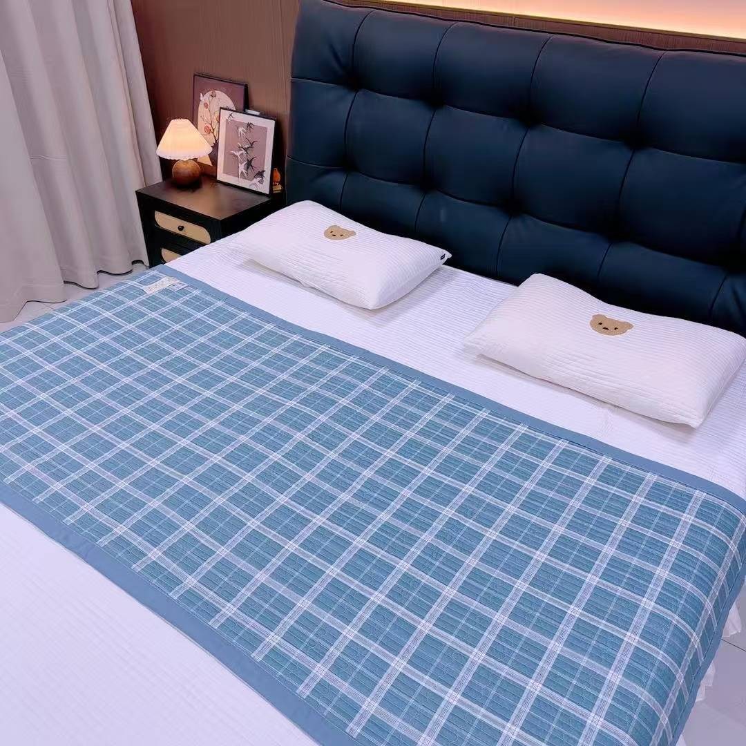 New All-Season Bed Cover, Multifunctional Student Dormitory Mattress, Sofa Bay Window Dirt-Proof Mat, Hotel Bedroom Bed Runner