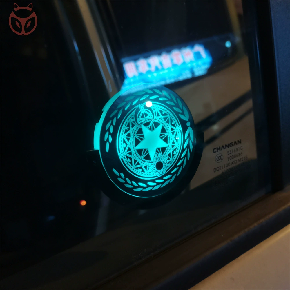 Красочное автомобильное треугольное окно светится