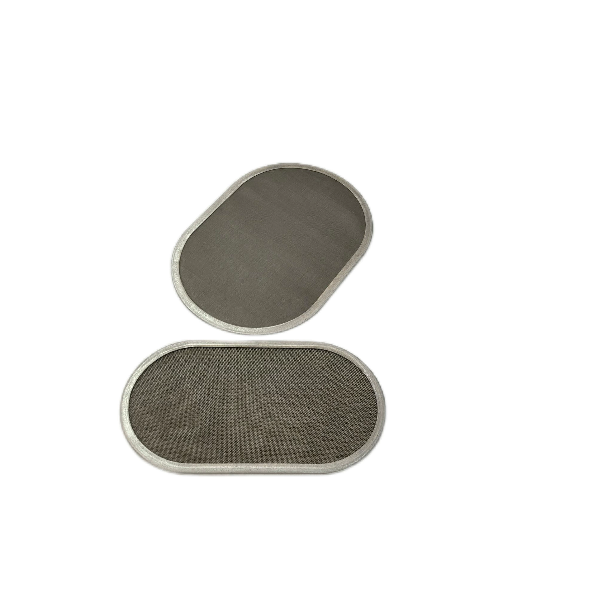 Фабрика Цзянсу обрабатывает и изготавливает на заказ фильтрующие листы различных форм, сетчатые листы из материала 304 с окантовкой по краям, термостойкие фильтрующие листы.