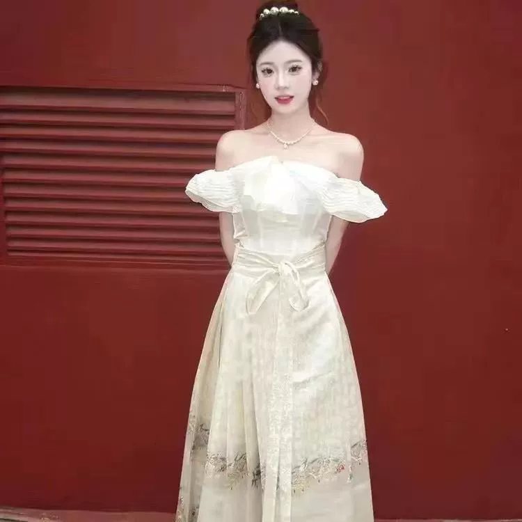 Thin set, elegant Hanfu, Chinese style, open shoulders, fitted